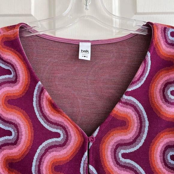 ๐ TWIK Groovy Wave Print Button Down Crop Cardigan Purple Pink Blue M - Picture 5 of 13